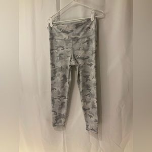 GAP Gray Camo High-Waist Leggings